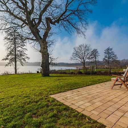 5 Sterne Ferienhaus Direkt Am See Mit Sauna-Kamin-Garten Krakow am See Exterior photo