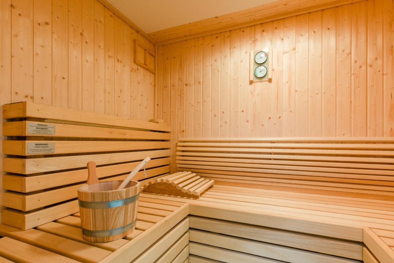 5 Sterne Ferienhaus Direkt Am See Mit Sauna-Kamin-Garten Krakow am See Exterior photo